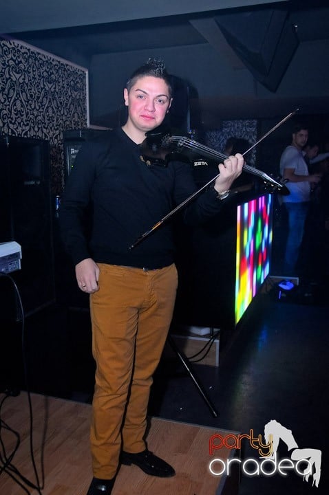 Petrecere în Life Club, 