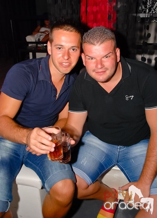 Petrecere în Life Club, 