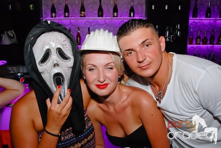 Petrecere în Life Club, 