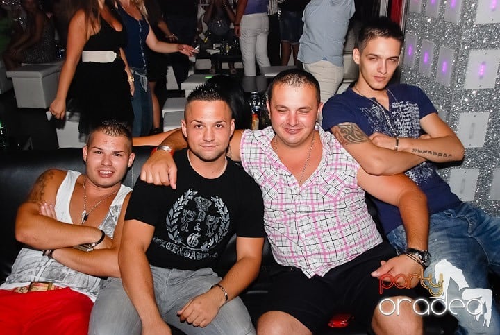 Petrecere în Life Club, 