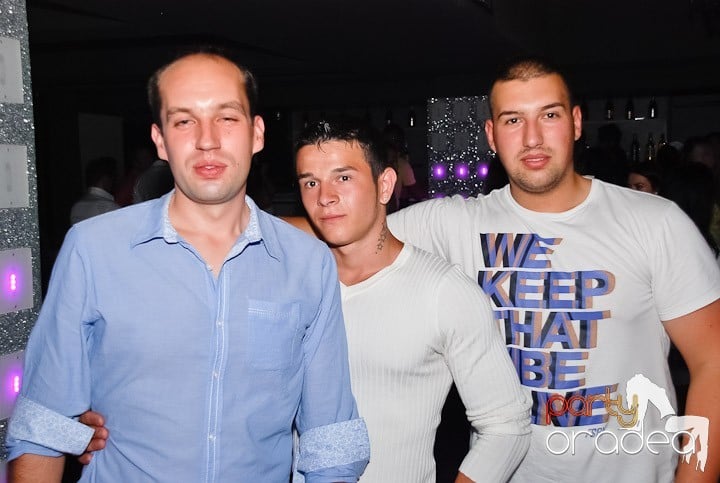 Petrecere în Life Club, 