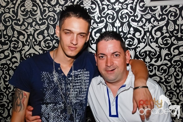 Petrecere în Life Club, 