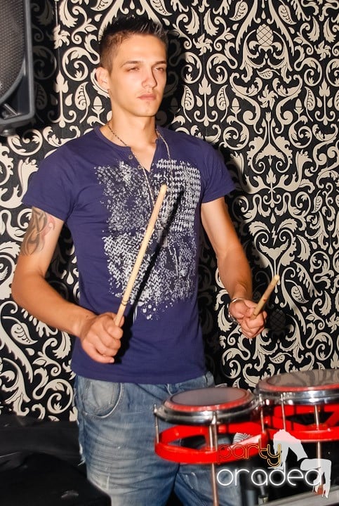 Petrecere în Life Club, 