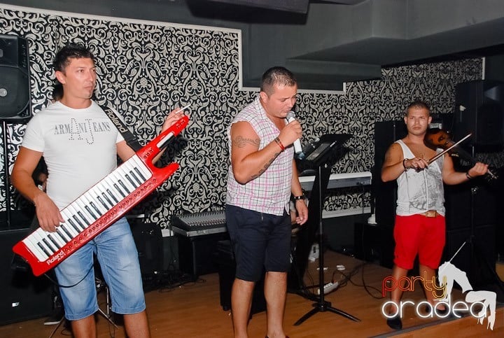 Petrecere în Life Club, 