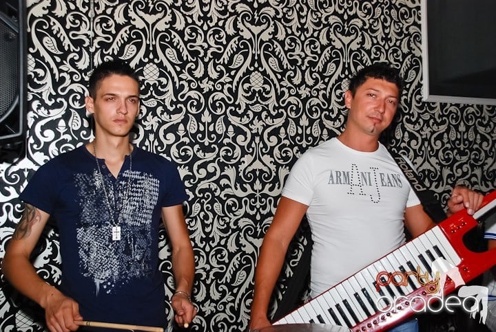 Petrecere în Life Club, 