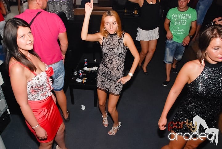 Petrecere în Life Club, 