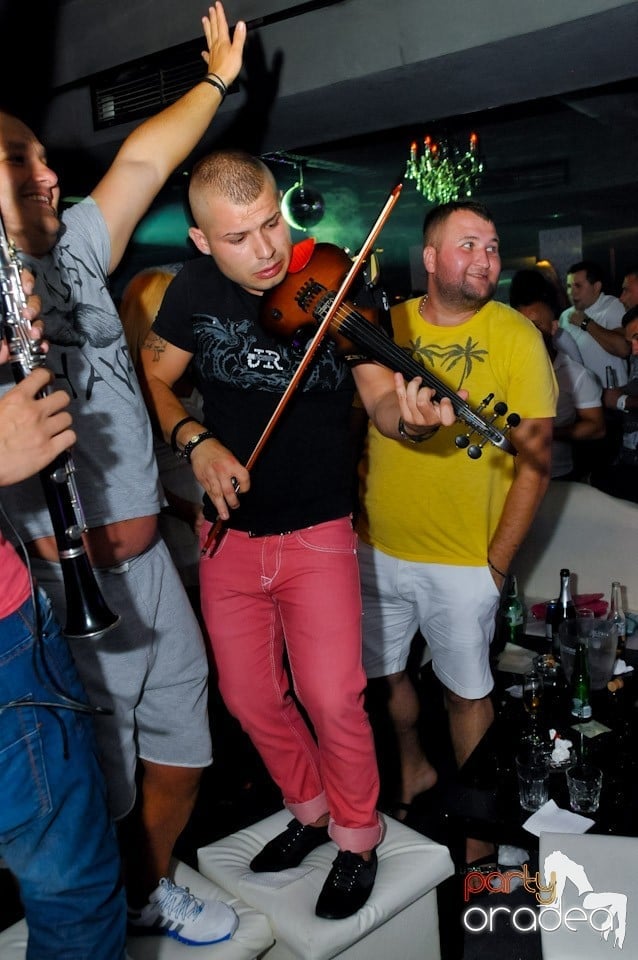 Petrecere în Life cu Blaga,