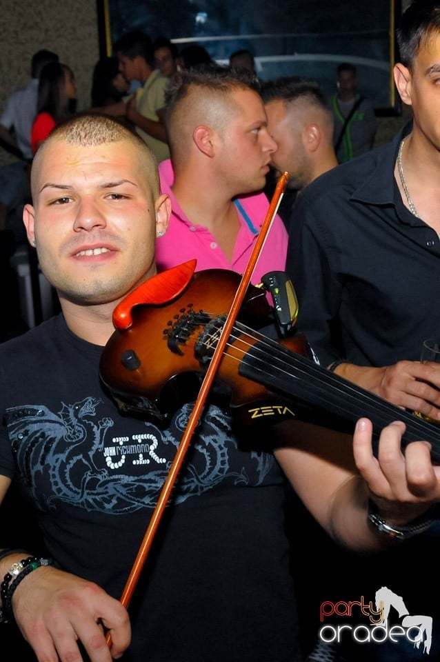 Petrecere în Life cu Blaga,
