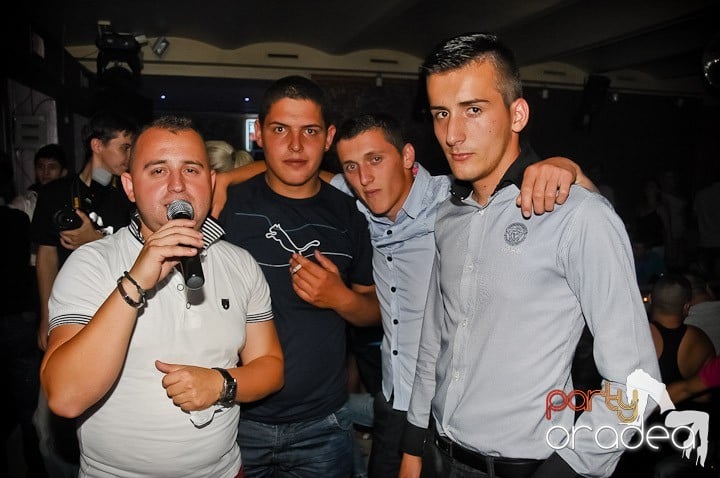 Petrecere în Rio Club, 