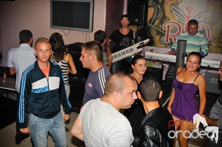 Petrecere în Rio Club, 