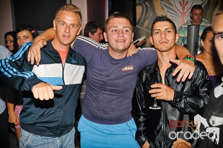 Petrecere în Rio Club, 