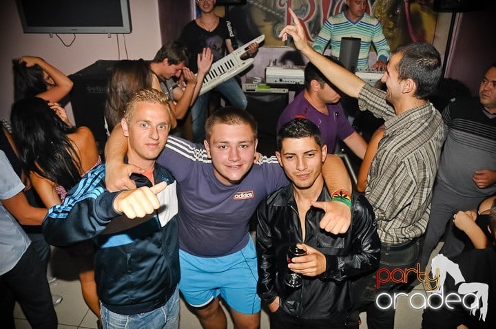 Petrecere în Rio Club, 