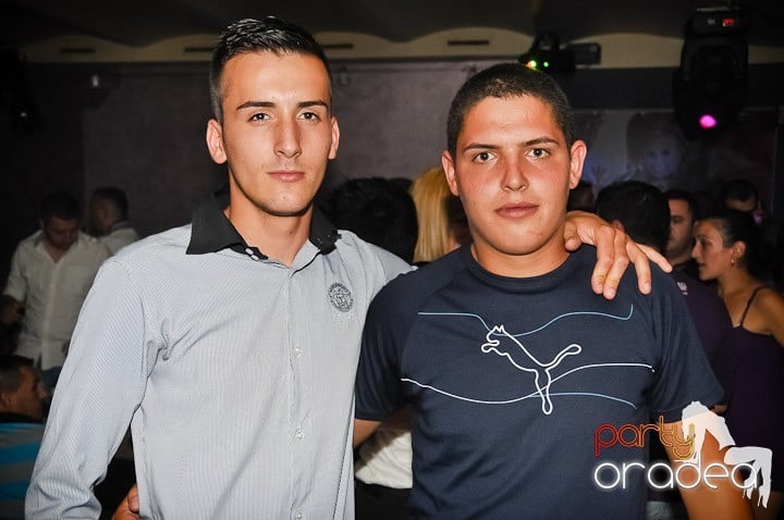 Petrecere în Rio Club, 