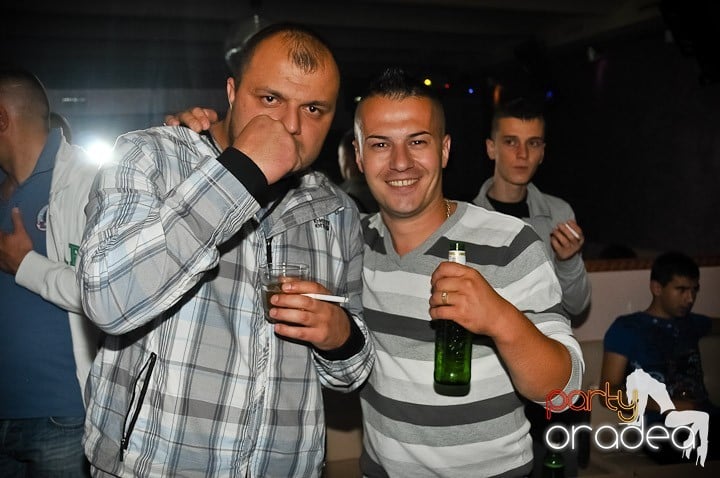 Petrecere în Rio Club, 