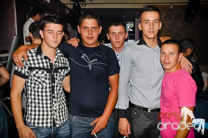 Petrecere în Rio Club, 