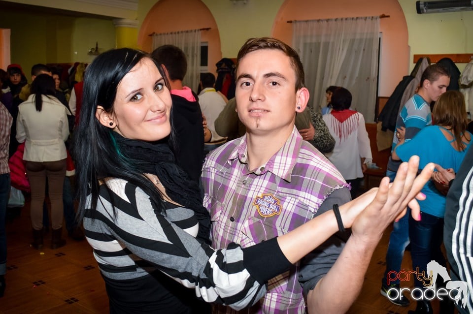 Petrecere în Sălard, Sălard