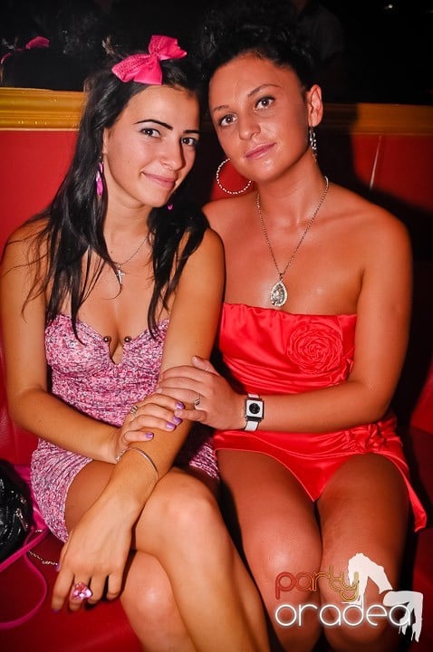 Petrecere la maxim în Club Luna, 