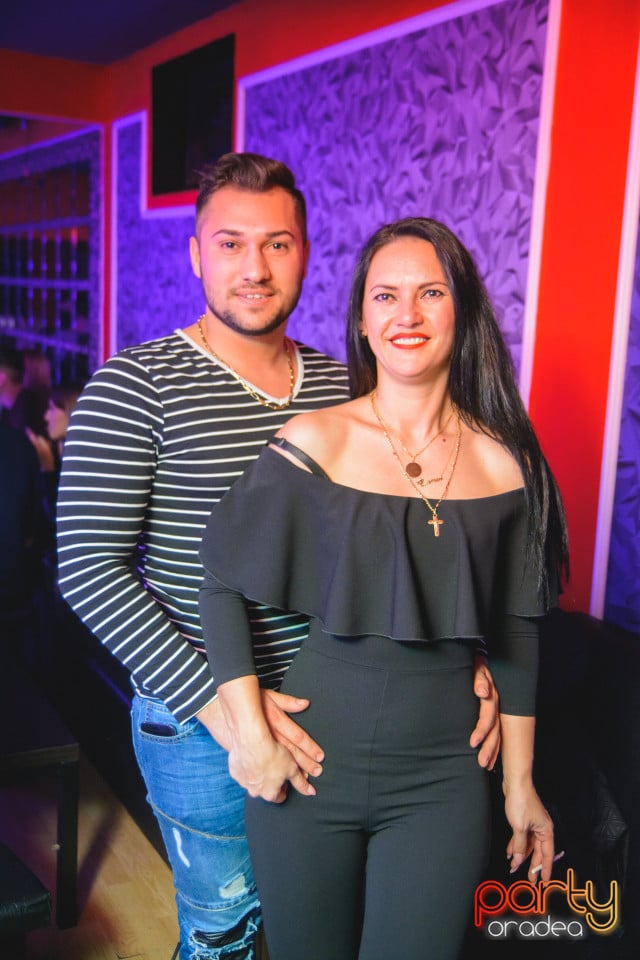 Petrecere în Club Life, 