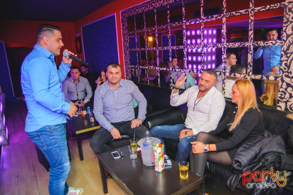 Petrecere în Club Life, 