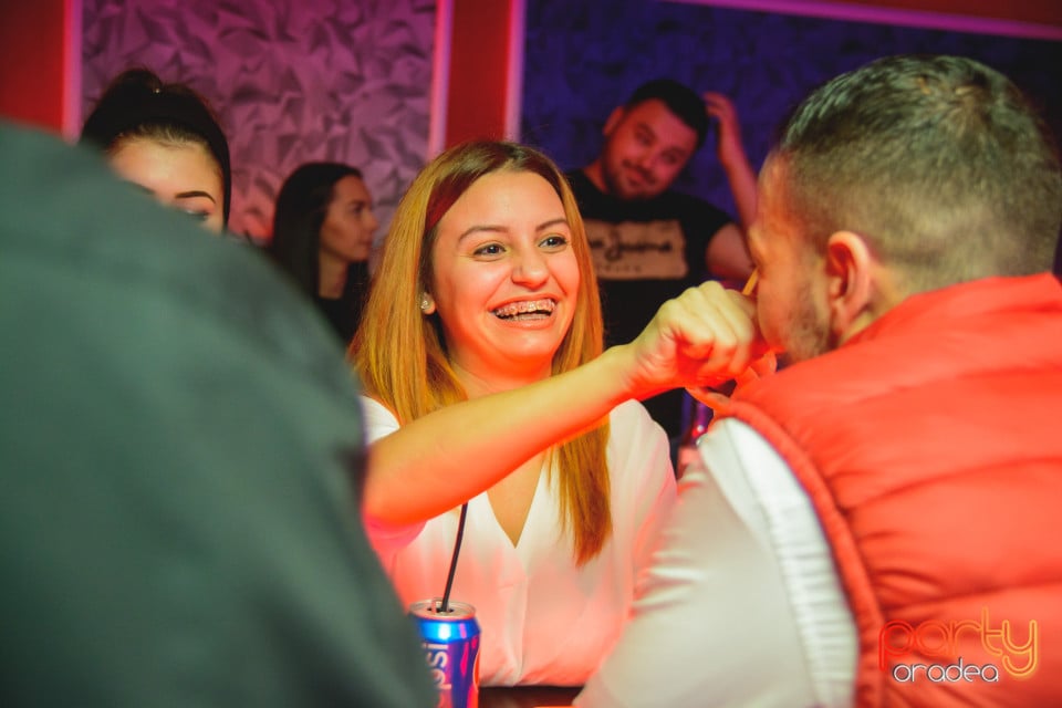 Petrecere în Club Life, 