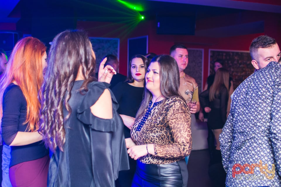 Petrecere în Club Life, 