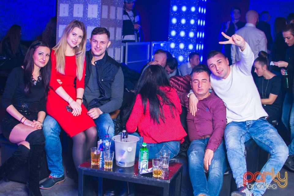 Petrecere în Club Life, 