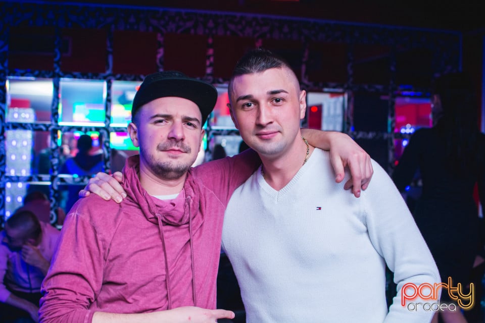 Petrecere în Club Life, 