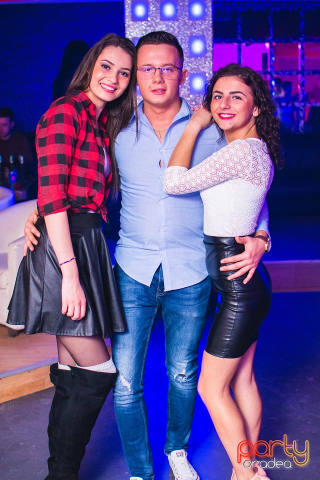 Petrecere în Club life, 