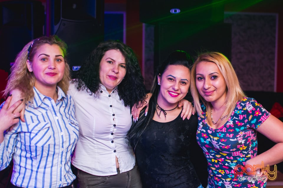 Petrecere în Club life, 