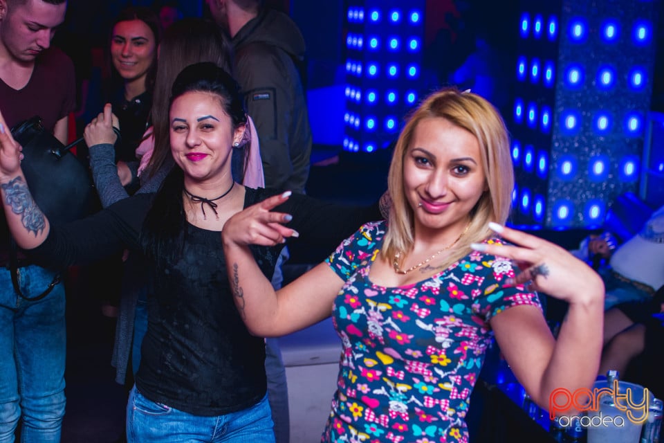 Petrecere în Club life, 