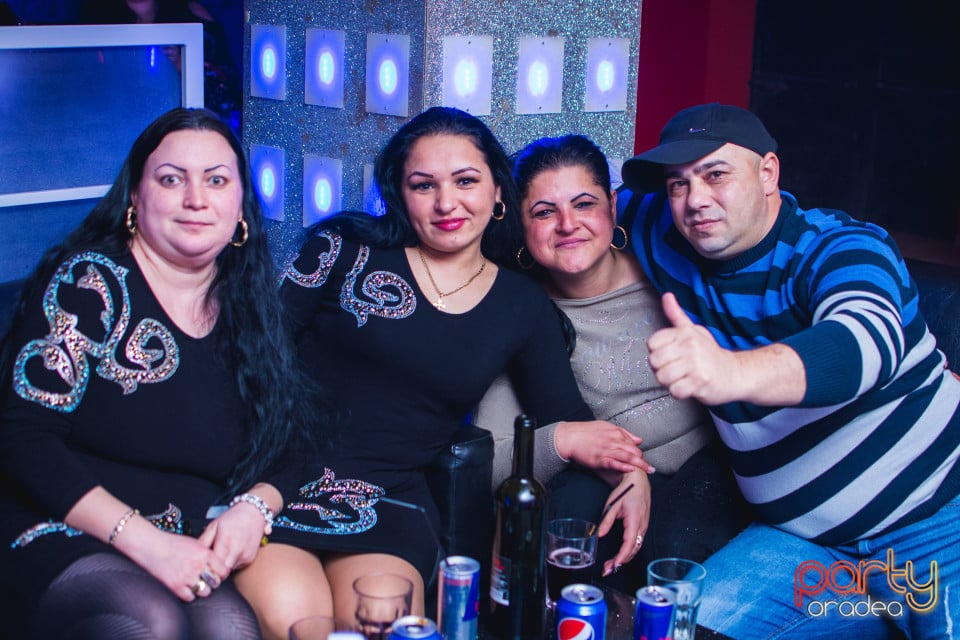 Petrecere în Club life, 