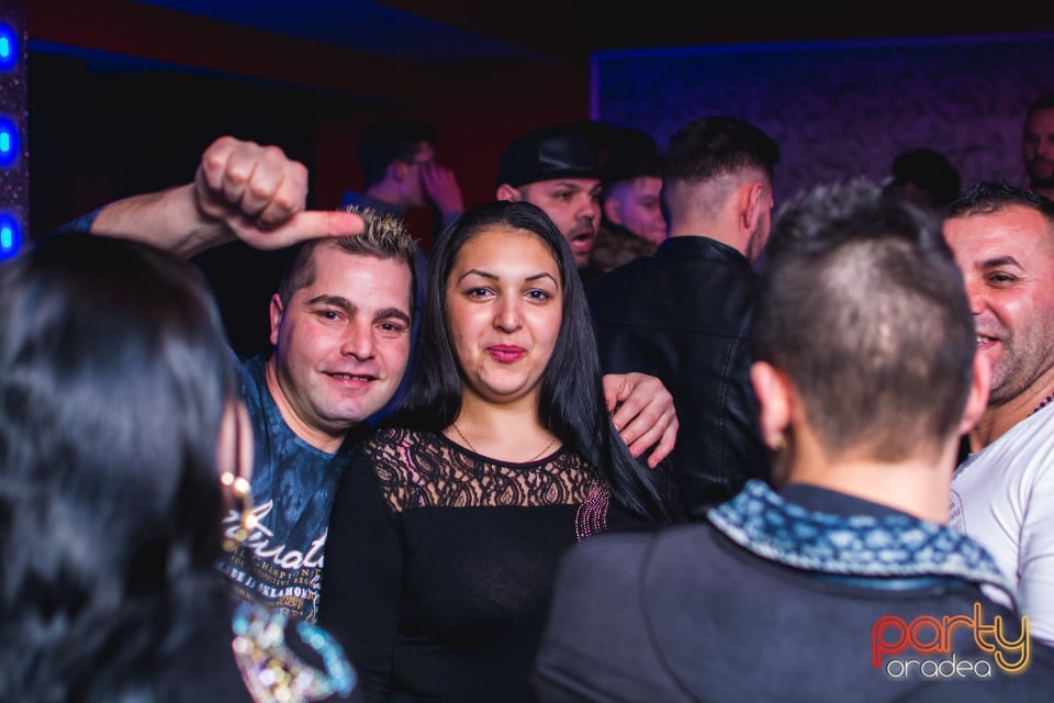 Petrecere în Club life, 