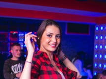 Petrecere în Club life