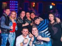 Petrecere în Club life