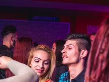 Petrecere în Club life