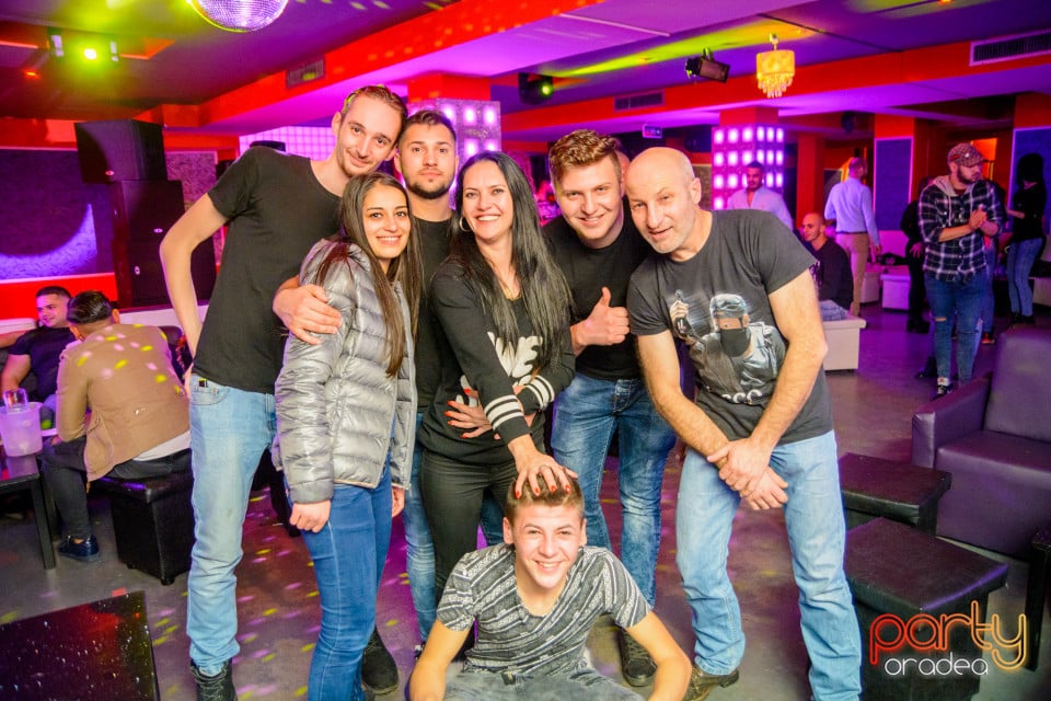 Petrecere în Club Life, 