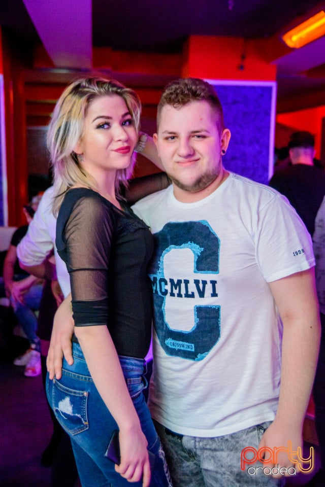 Petrecere în Club Life, 