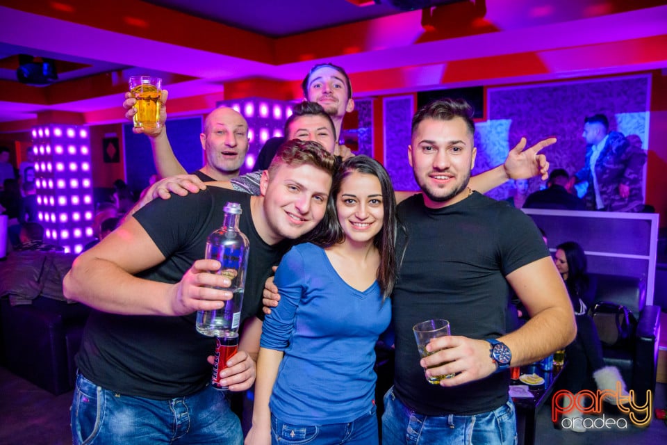 Petrecere în Club Life, 