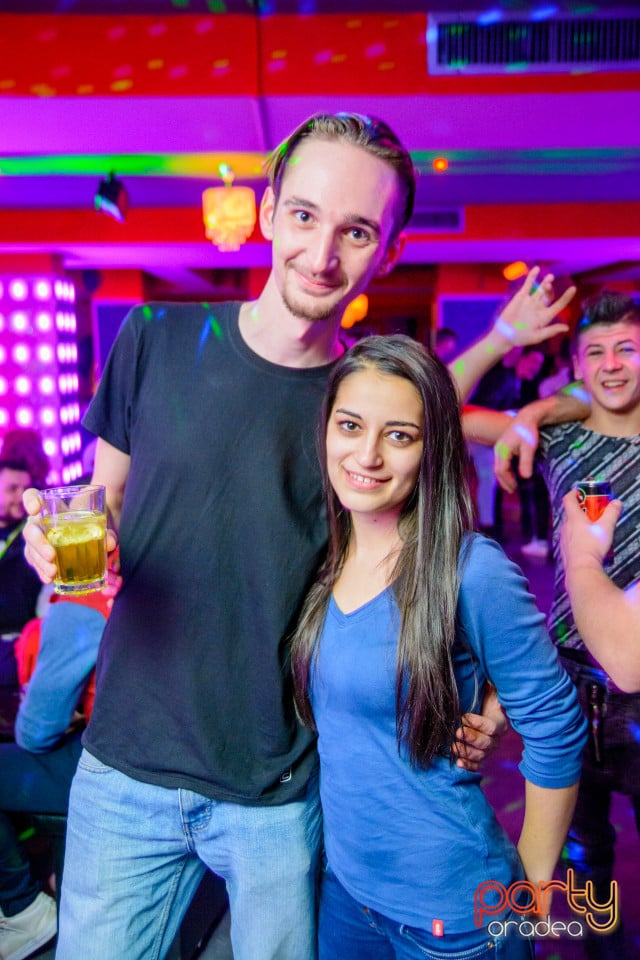 Petrecere în Club Life, 