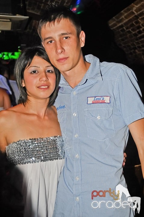 Petrecere mare la început de săptămână, 