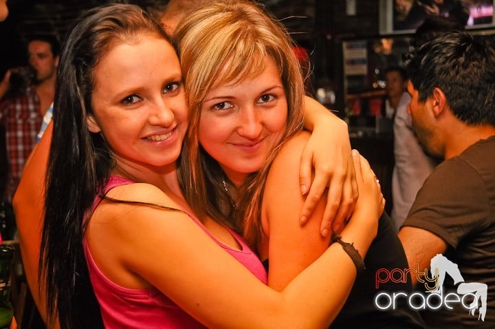 Petrecere mare la început de săptămână, 