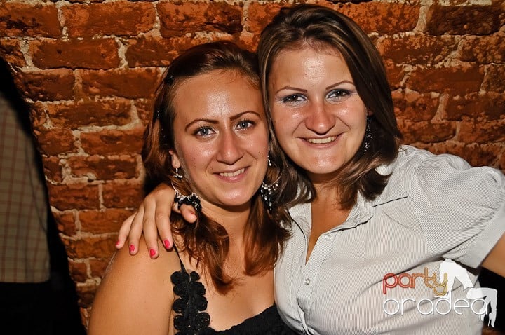 Petrecere mare la început de săptămână, 