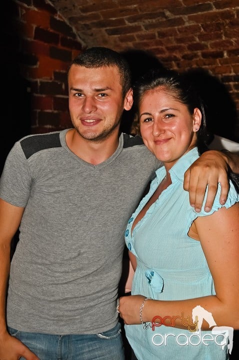 Petrecere mare la început de săptămână, 