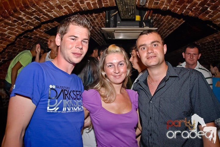 Petrecere mare la început de săptămână, 