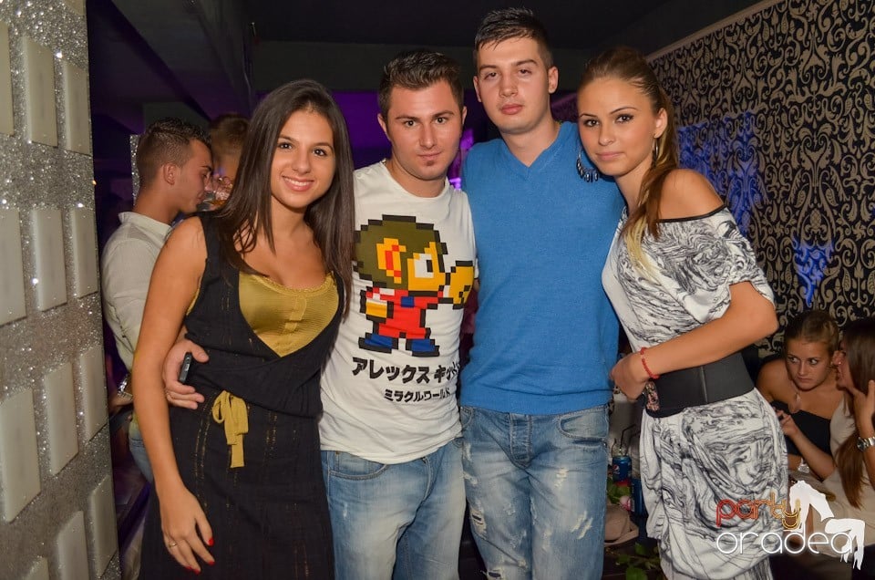 Petrecere până dimineaţa în Club Life,