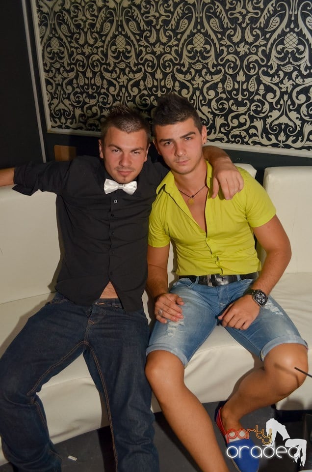 Petrecere până dimineaţa în Club Life,
