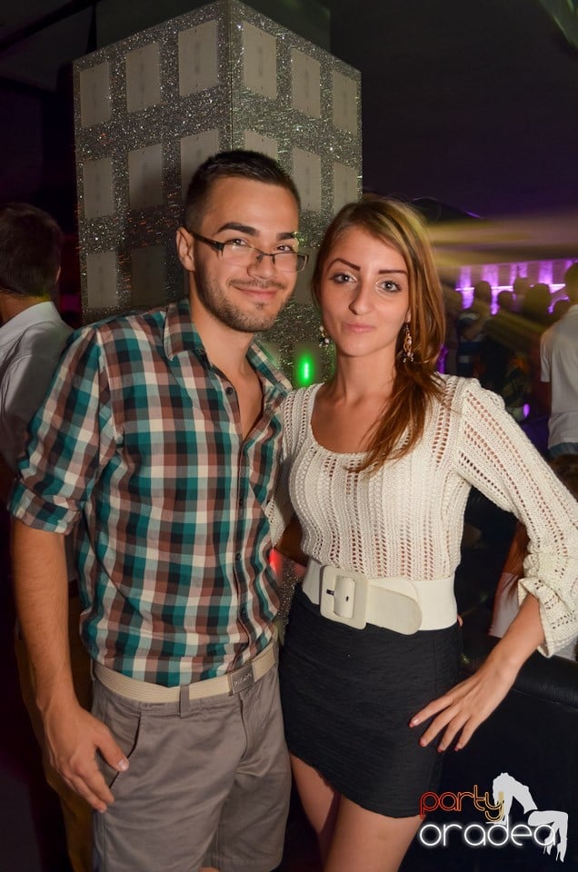 Petrecere până dimineaţa în Club Life,