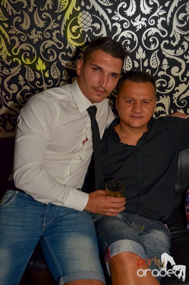 Petrecere până dimineaţa în Club Life, 