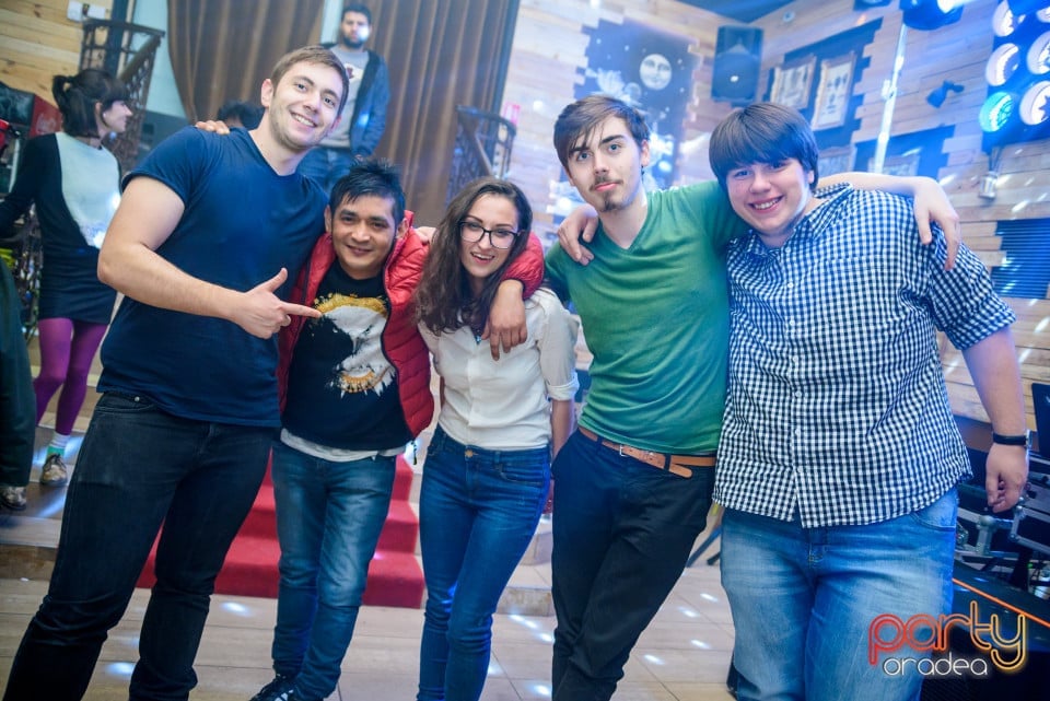 Petrecere Românească în Steam Bar, 