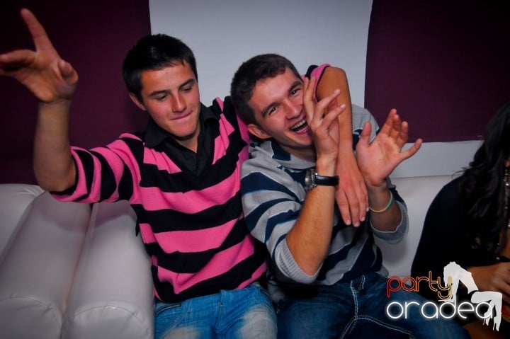 Petrecerea continuă în Club Atti's, 